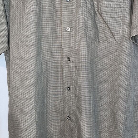 Van Heusen button down shirt - Picture 3 of 7